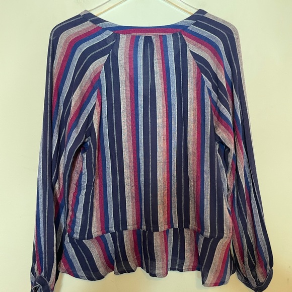 Rails Salvador Stripe button up top. Size Medium - Picture 5 of 9